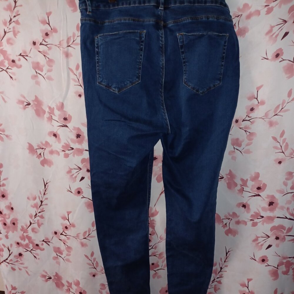 jeans - Picture 2 of 3